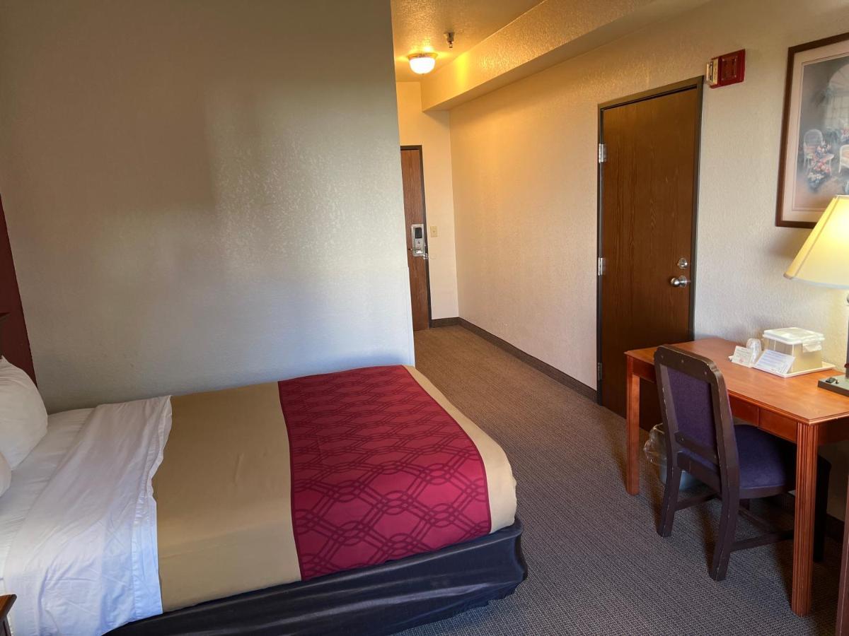 Express Inn & Suites Decatur المظهر الخارجي الصورة