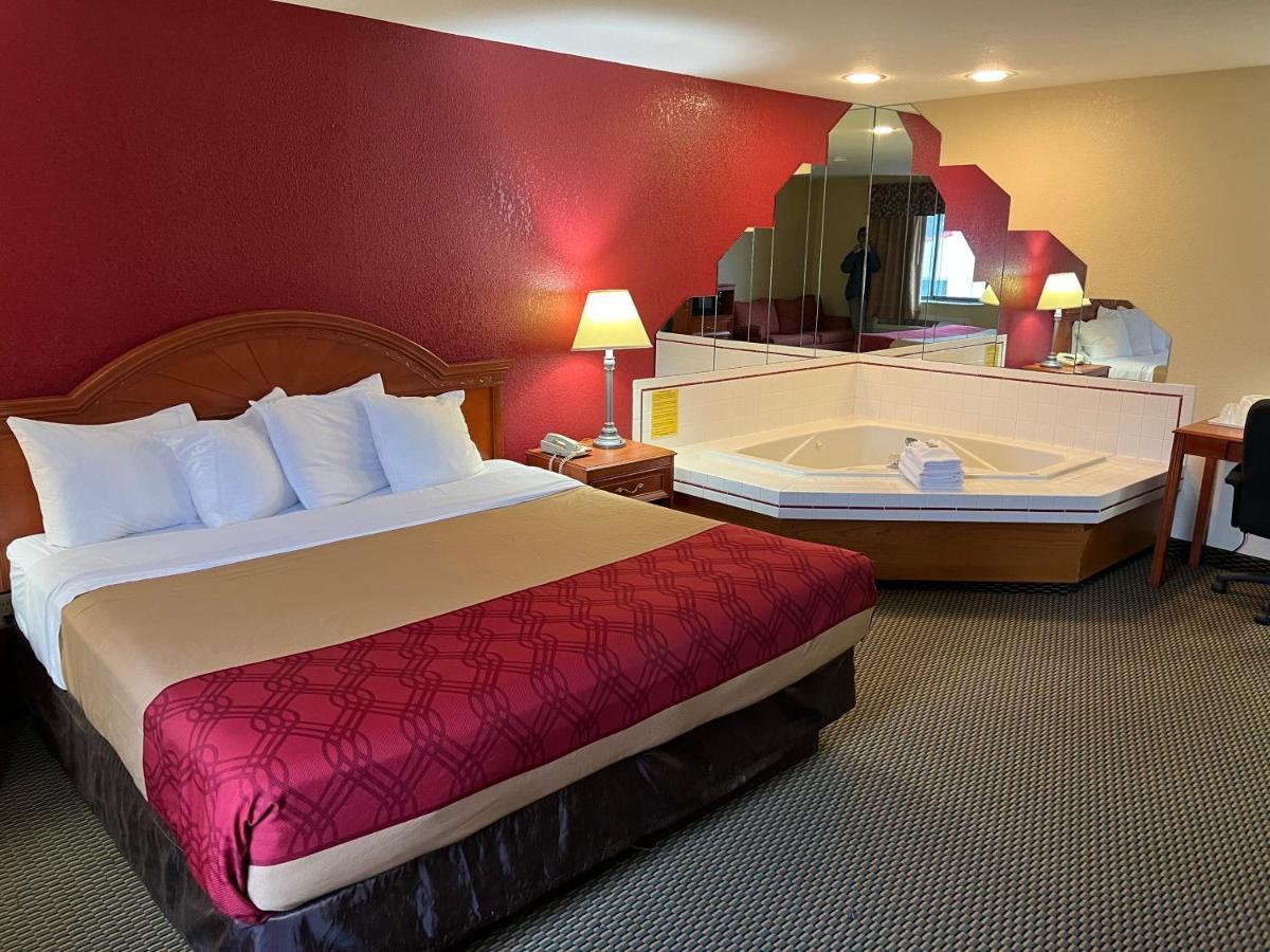 Express Inn & Suites Decatur المظهر الخارجي الصورة