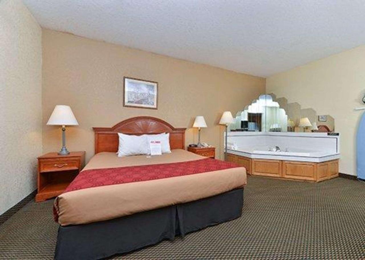 Express Inn & Suites Decatur المظهر الخارجي الصورة